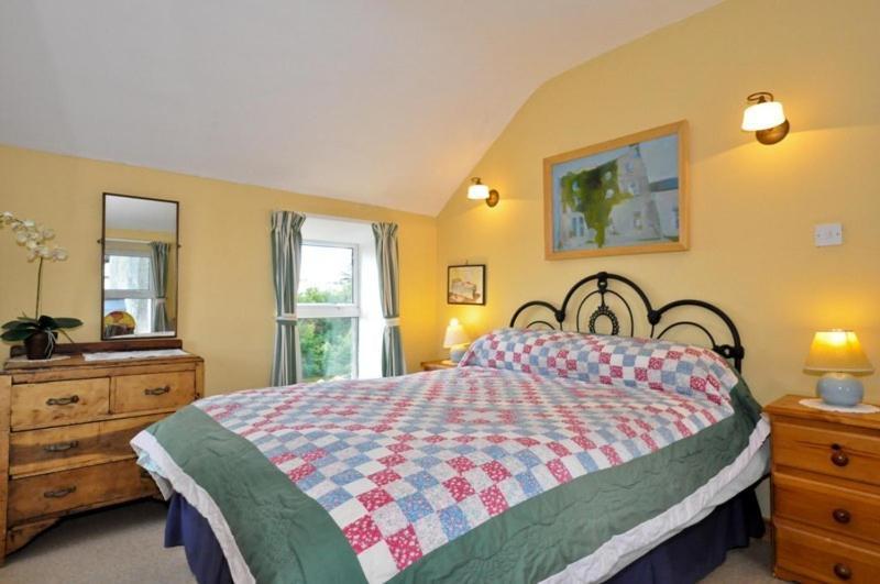 Errisbeg House B&B Roundstone Room photo